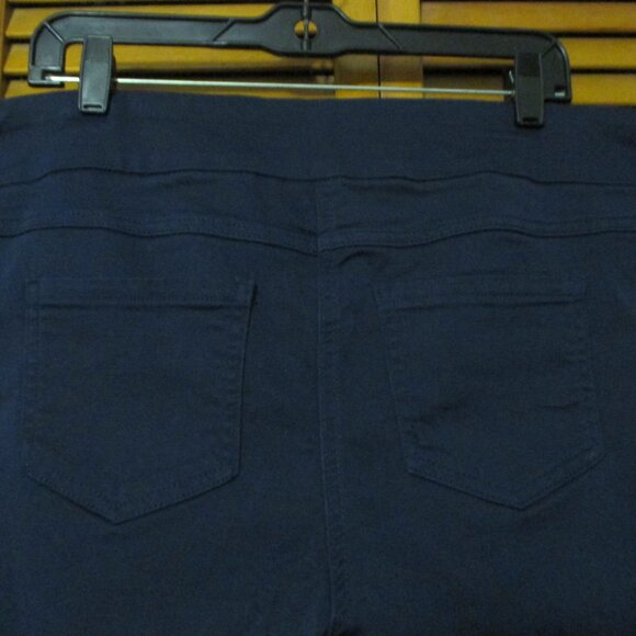 Briggs NEW capris wide legs navy blue pull on & stretchy with pockets size 18 - Picture 6 of 7